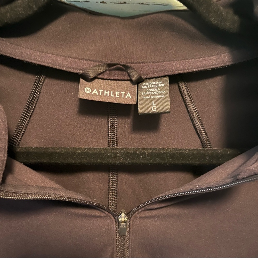 Athleta Black Salutation Half Zip Staple Piece. Size Large. - Picture 2 of 6